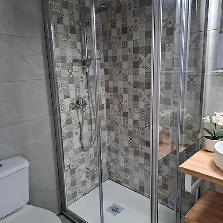 Apartamento La Zarzamora-patio Privado شقة