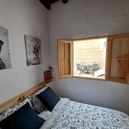 Apartamento La Zarzamora-patio Privado شقة *